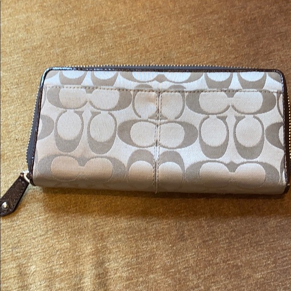 COACH accordion Wallet leather & C fabric - Picture 2 of 8